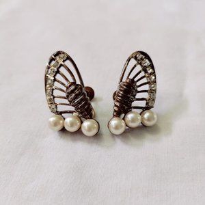 4/$20 Vintage Seed Pearl Clear Rhinestone Fan Screw Back Earrings